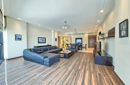 Apartment - 2 Bedrooms - 3 Bathrooms for rent in Al Juffair - Capital Governorate