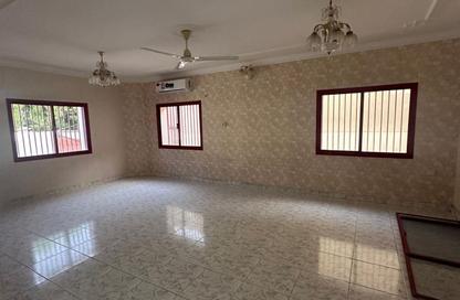 Villa - 5 Bedrooms - 4 Bathrooms for rent in Alhajiyat - Riffa - Southern Governorate