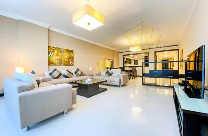 Apartment - 3 Bedrooms - 3 Bathrooms for rent in Al Juffair - Capital Governorate