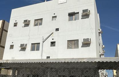عمارة بالكامل - 8 غرف نوم - 8 حمامات للبيع في النويدرات - المحافظة الوسطى