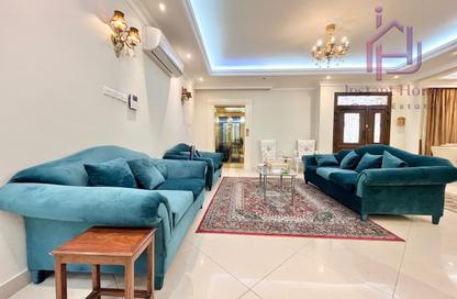 فيلا - 3 غرف نوم - 6 حمامات للبيع في قلالي - المحرق