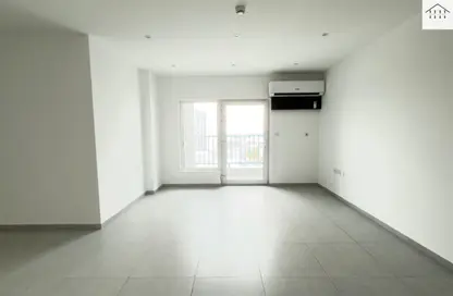 Apartment - 2 Bedrooms - 2 Bathrooms for rent in Sanabis - Manama - Capital Governorate