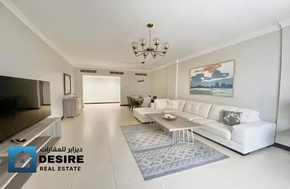 Apartment - 3 Bedrooms - 3 Bathrooms for rent in Al Juffair - Capital Governorate