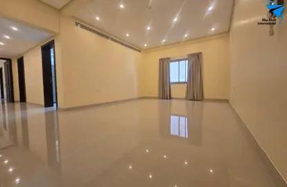 Apartment - 2 Bedrooms - 2 Bathrooms for rent in Mahooz - Manama - Capital Governorate