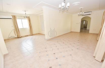 Villa - 3 Bedrooms - 4 Bathrooms for rent in Jurdab - Central Governorate