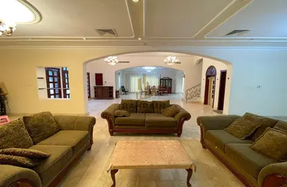 Villa - 5 Bedrooms - 7 Bathrooms for rent in Al Juffair - Capital Governorate