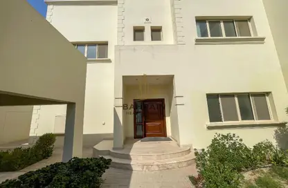 Villa - 5 Bedrooms - 6 Bathrooms for rent in Zinj - Manama - Capital Governorate