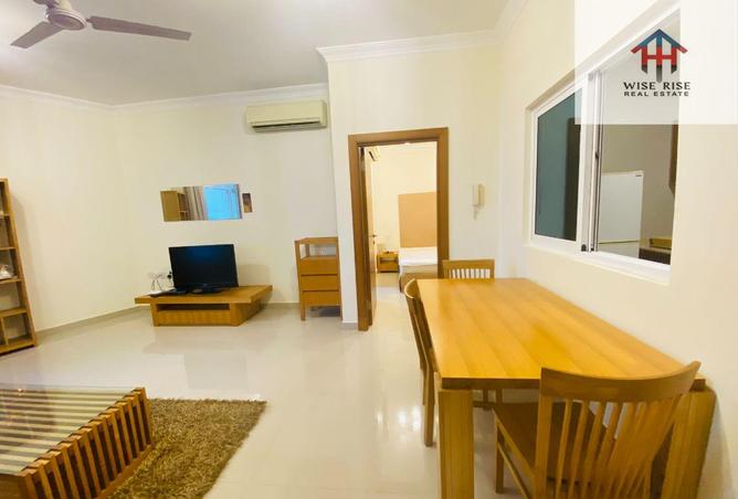 989049 - Property Image 3