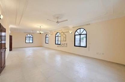 Villa - 4 Bedrooms - 4 Bathrooms for rent in Janabiya - Northern Governorate