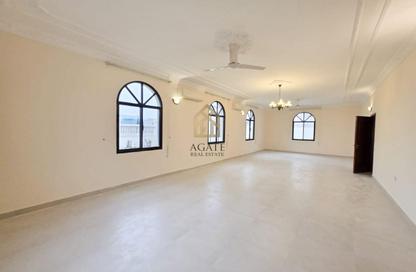 Villa - 4 Bedrooms - 4 Bathrooms for rent in Janabiya - Northern Governorate