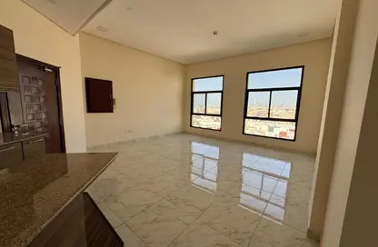 شقة - 3 غرف نوم - 3 حمامات للايجار في بو قوة - المحافظة الشمالية