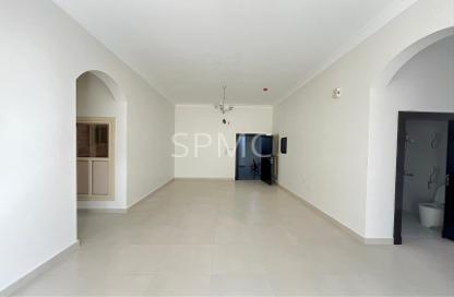 Apartment - 7+ Bedrooms - 7+ Bathrooms for rent in Maqabah - Northern Governorate