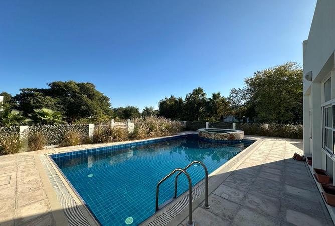 992693 - Property Image 2