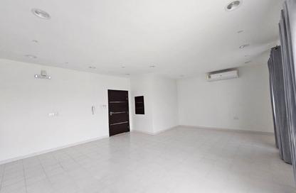 Apartment - 2 Bedrooms - 2 Bathrooms for rent in Janabiya - Northern Governorate