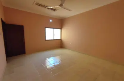 Apartment - 2 Bedrooms - 2 Bathrooms for rent in Manama - Capital Governorate