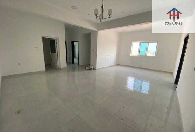56240100 - Property Image 2
