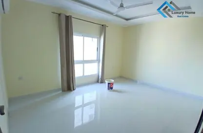 Apartment - 3 Bedrooms - 2 Bathrooms for rent in Busaiteen - Muharraq Governorate