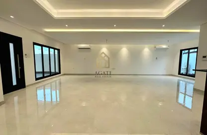 Villa - 3 Bedrooms - 4 Bathrooms for rent in Busaiteen - Muharraq Governorate