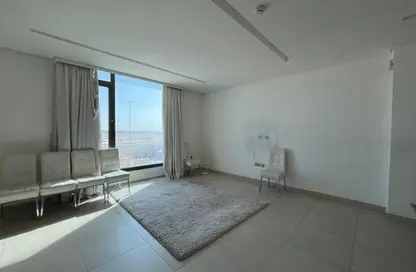 Apartment - 3 Bedrooms - 4 Bathrooms for rent in Janabiya - Northern Governorate