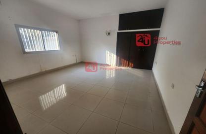 Villa - 3 - 3 for rent in Tubli - Central Governorate