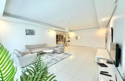 Apartment - 2 Bedrooms - 3 Bathrooms for rent in Amwaj Avenue - Amwaj Islands - Muharraq Governorate