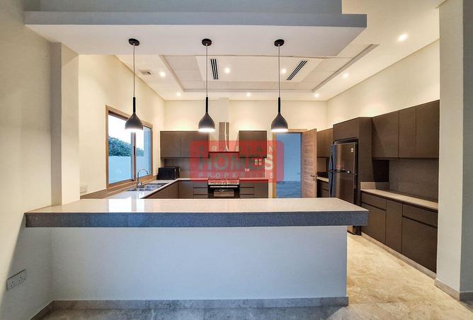 988196 - Property Image 3