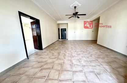 Villa - 4 Bedrooms - 4 Bathrooms for rent in Janabiya - Northern Governorate