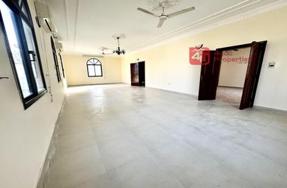 Villa - 4 Bedrooms - 4 Bathrooms for rent in Janabiya - Northern Governorate