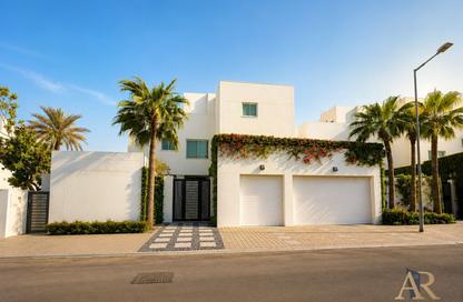 Villa - 6 Bedrooms - 7 Bathrooms for rent in Tubli - Central Governorate