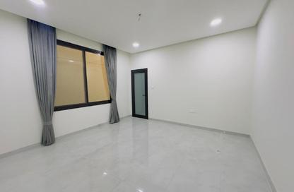 Apartment - 2 Bedrooms - 2 Bathrooms for rent in Segaya - Manama - Capital Governorate