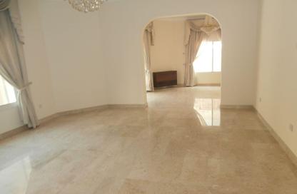 Villa - 4 Bedrooms - 4 Bathrooms for rent in Mahooz - Manama - Capital Governorate
