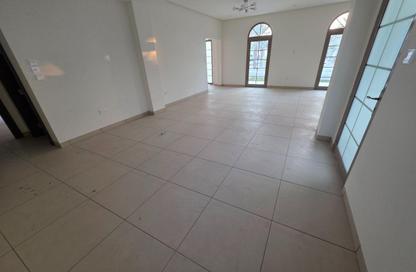 Villa - 4 Bedrooms - 4 Bathrooms for rent in Janabiya - Northern Governorate