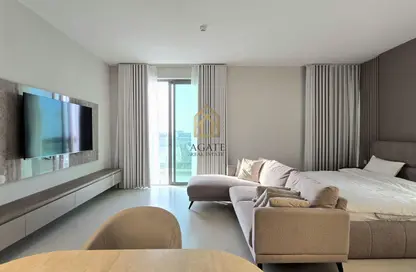 Apartment - 1 Bathroom for rent in Marassi Al Bahrain - Diyar Al Muharraq - Muharraq Governorate