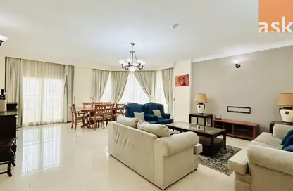 Apartment - 2 Bedrooms - 3 Bathrooms for rent in Al Juffair - Capital Governorate