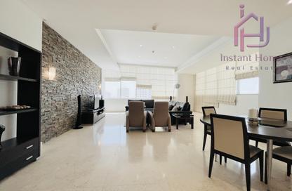 Apartment - 3 Bedrooms - 4 Bathrooms for rent in Al Juffair - Capital Governorate