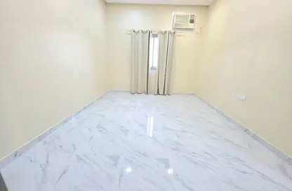 Apartment - 3 Bedrooms - 2 Bathrooms for rent in Salmaniya - Manama - Capital Governorate
