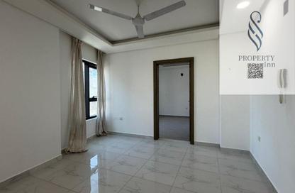 Apartment - 2 Bedrooms - 2 Bathrooms for rent in Manama Souq - Manama - Capital Governorate