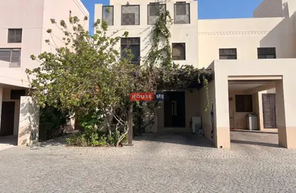 Villa - 4 Bedrooms - 5 Bathrooms for sale in Amwaj Avenue - Amwaj Islands - Muharraq Governorate Villa - 4 Bedrooms - 5 Bathrooms for sale in Amwaj Avenue - Amwaj Islands - Muharraq Governorate