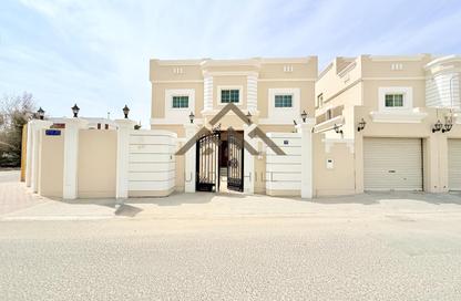 Villa - 5 - 5 for rent in Al Juffair - Capital Governorate