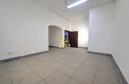 Apartment - 2 Bedrooms - 2 Bathrooms for rent in Busaiteen - Muharraq Governorate