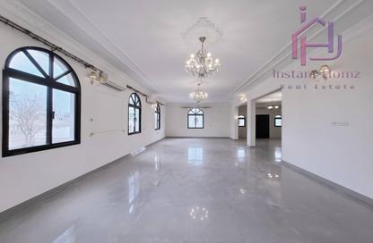 Villa - 4 Bedrooms - 4 Bathrooms for rent in Janabiya - Northern Governorate