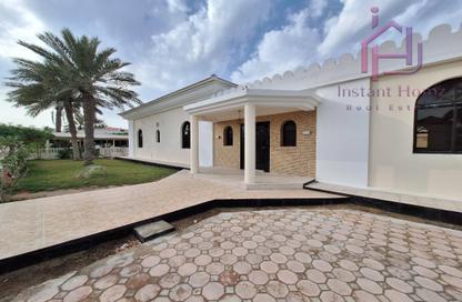 Villa - 4 Bedrooms - 4 Bathrooms for rent in Janabiya - Northern Governorate