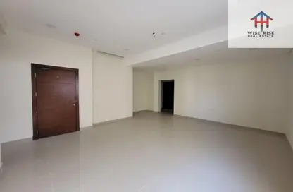 شقة - 2 غرف نوم - 2 حمامات للايجار في عراد - المحرق