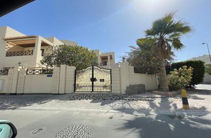 Villa - 6 Bedrooms - 5 Bathrooms for sale in Jurdab - Central Governorate
