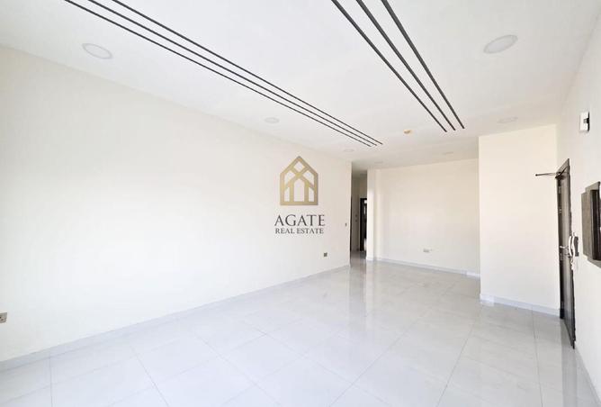 988785 - Property Image 2