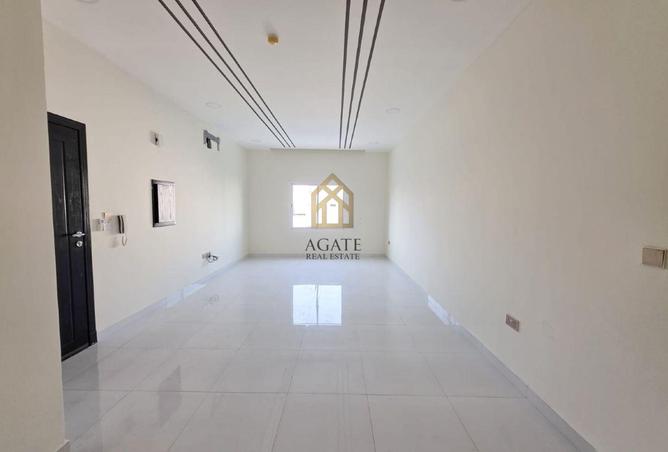 988785 - Property Main Image