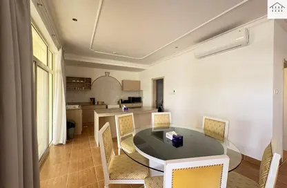 Compound - 2 Bedrooms - 2 Bathrooms for rent in Janabiya - Northern Governorate
