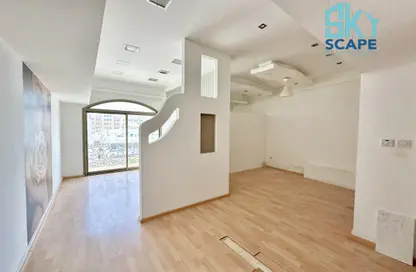 مكتب - 2 غرف نوم - 2 حمامات للايجار في الزنج - المنامة - محافظة العاصمة