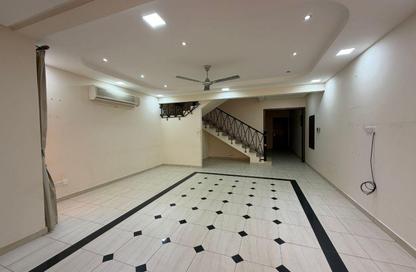 Villa - 5 Bedrooms - 6 Bathrooms for rent in Sehla - Northern Governorate