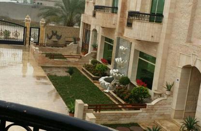 مجمع سكني - 6 غرف نوم - 7 حمامات للبيع في سار - المحافظة الشمالية